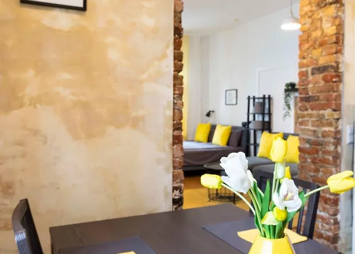 Shabby Chic Self Checkin And Free Street Parking