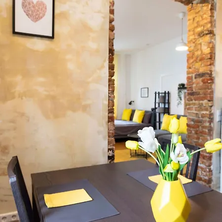 Shabby Chic Self Checkin And Free Street Parking