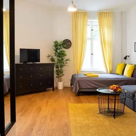 Shabby Chic Self Checkin And Free Street Parking Апартаменты Берлин