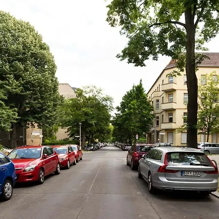 Апартаменты Shabby Chic Self Checkin And Free Street Parking Берлин
