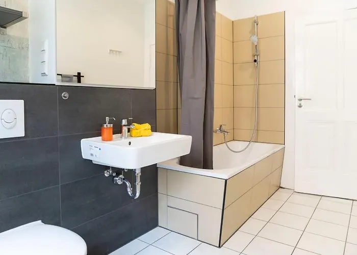 Shabby Chic Self Checkin And Free Street Parking